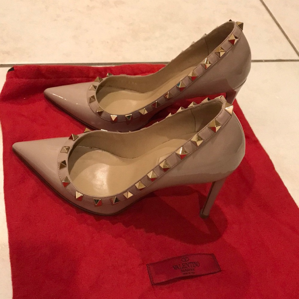 Valentino pumps nude patent size 35